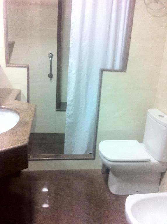Hotel Ric Sabadell Bagian luar foto