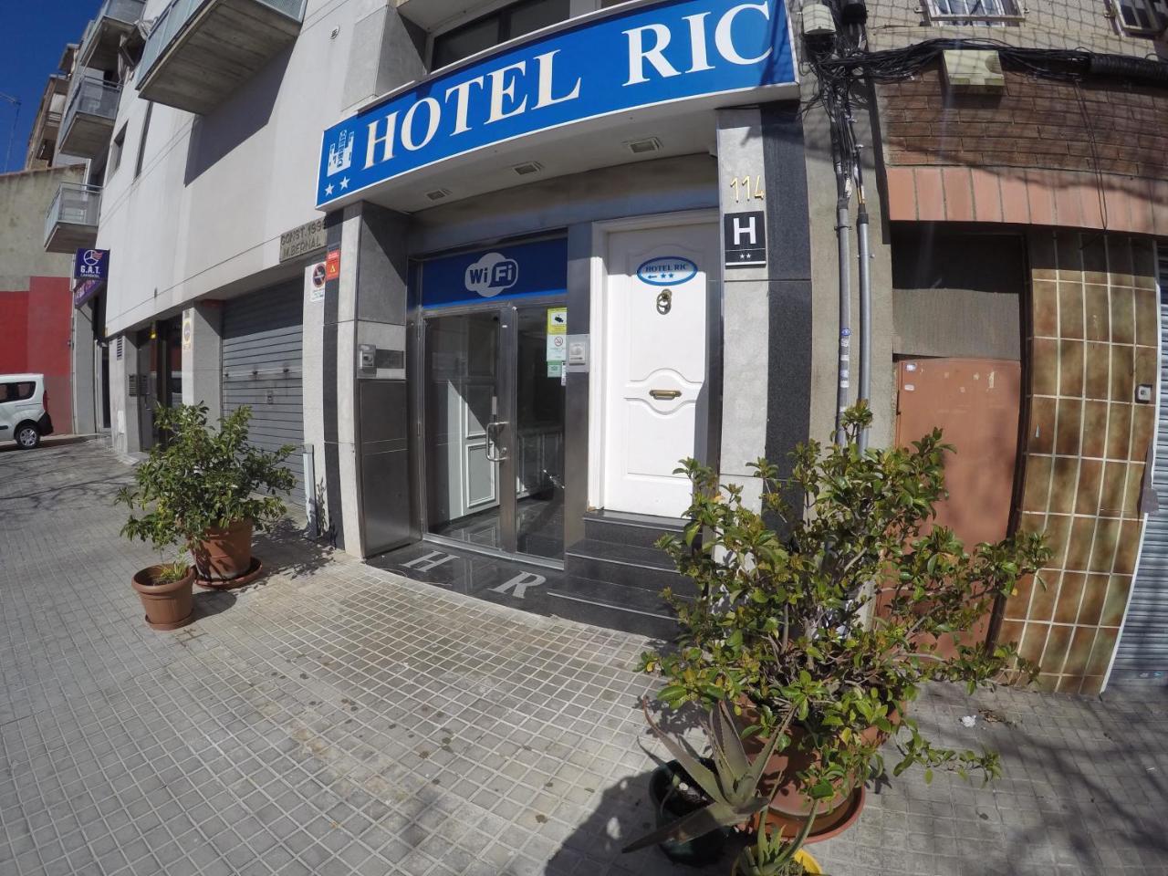 Hotel Ric Sabadell Bagian luar foto